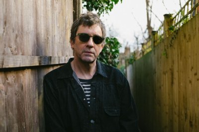 Graham Coxon Shares New Track Alright From Upcoming Lost Album 'Castle Park' thumbnail