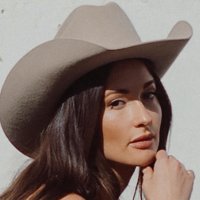 Kacey Musgraves Plots Middle Of Nowhere North American Arena Tour For Summer And Fall thumbnail