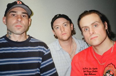 DMA's Announce Self-Titled Fifth Album With New Single Heatin Park thumbnail