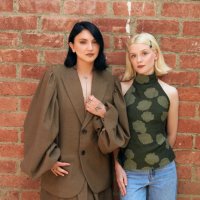 Maisie Peters Shares New Single Kingmaker Featuring Julia Michaels thumbnail