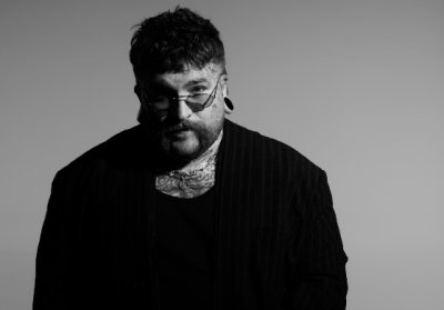 Teddy Swims Returns With New Single Mr. Know It All thumbnail