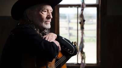 Willie Nelson Announces New Album 'Dream Chaser', Shares Title Track thumbnail