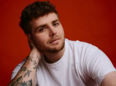 Alex Warren Joins Performer Line-Up For This Month's BRIT Awards In Manchester thumbnail