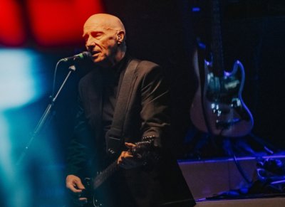 Midge Ure Announces New Album 'A Man Of Two Worlds' And Autumn UK Tour thumbnail