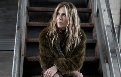 Rita Wilson Teases 'Sound Of A Woman' With New Single Michelangelo thumbnail