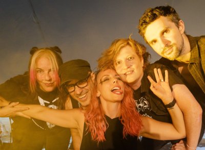 War On Women Announce Fifth Album 'Time Under Tension', Post New Single Messages Unsent thumbnail