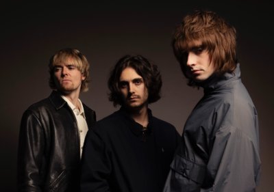 Villanelle Announce Debut EP 'Measly Means' With New Track Placebo thumbnail