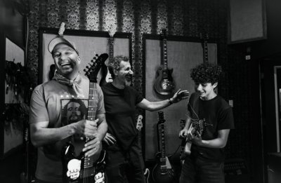 Tom Morello And System Of A Down Frontman Serj Tankian Collaborate On New Single Adjourn It thumbnail