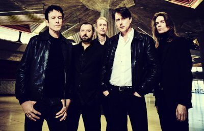 Suede Share New Song Emotionally Unavailable From Upcoming 'Antidepressants' Deluxe Edition thumbnail