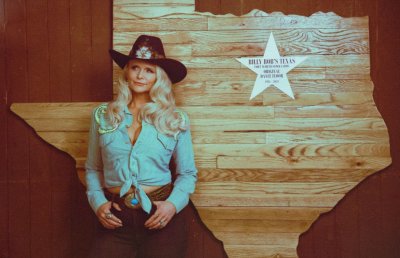 Miranda Lambert Teases 'Crisco' With New Single Sunset Marquis thumbnail