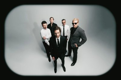 Interpol Tease 'This Mirror Weighs A Ton' With New Single Iron City thumbnail