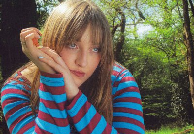 Nell Mescal Returns With New Single Settles thumbnail
