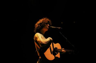 Jacob Alon Announces New Album 'Live From The Roundhouse', Shares Cover Of Nirvana's All Apologies thumbnail