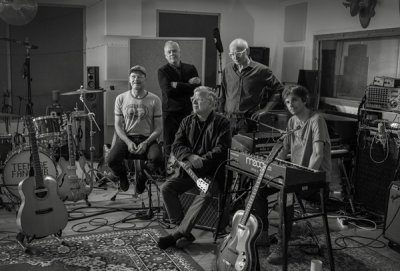 Teenage Fanclub Announce 13th Album 'Do Not Dare To Dream', Share Lead Single Day In The Sun thumbnail