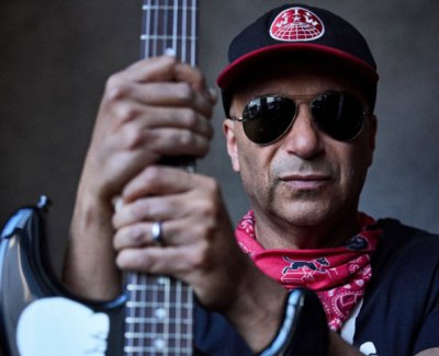 Tom Morello Previews Solo Album 'Everyone Gets Everything They Want' With New Single Date Night thumbnail