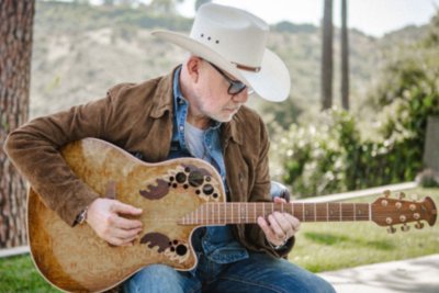 Elton John's Songwriting Partner Bernie Taupin Announces New Solo Album 'The Sea Has No Mercy' thumbnail