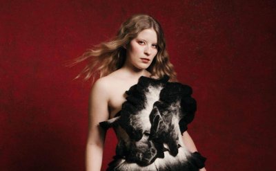 Paris Paloma Shares New Single I Cry In Front Of Paintings From Upcoming Album 'The Fatal Flaw' thumbnail