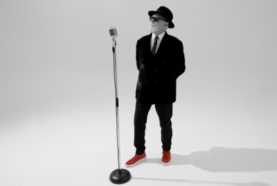 Queen's Roger Taylor Previews 'Violence Insane In A Beautiful World' With New Single I See You Now thumbnail