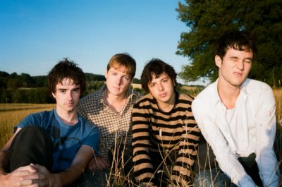Radio Free Alice Announce Debut Album 'What's In Between' And Accompanying UK And European Tour thumbnail