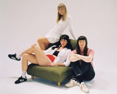 Los Bitchos Announce Collaborative Third Album 'Los Bitchos & Friends Vol 1' thumbnail