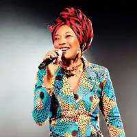 Fatoumata Diawara artist image