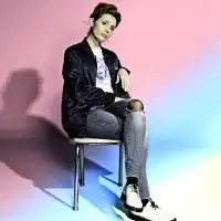 Hayley Bonar artist image