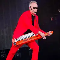Howard Jones artist image