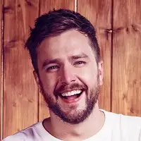 Iain Stirling artist image