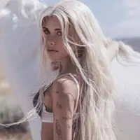 Nessa Barrett artist image