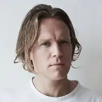 Tourist artist image