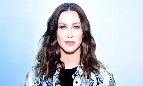 Alanis Morissette tour image
