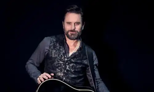 Charles Esten