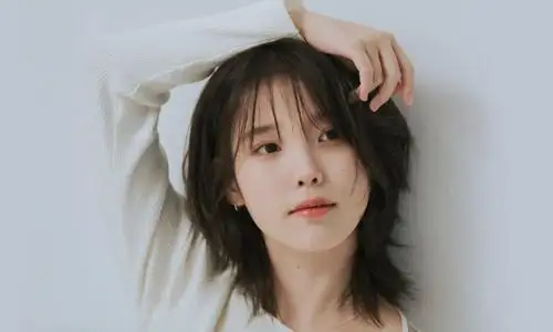 IU